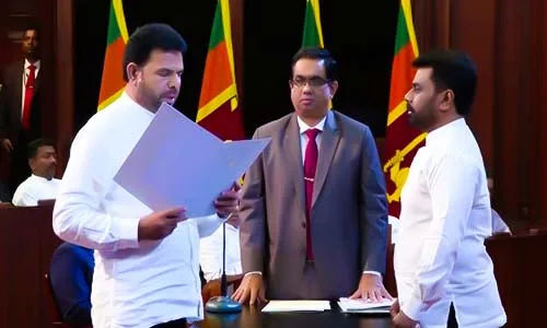 නාමල් කරුණාරත්න